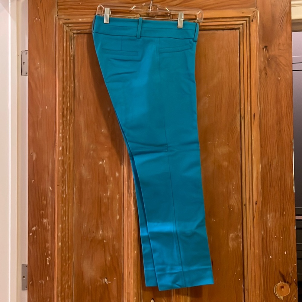 Lilly Pulitzer Luxury Capri in Flutter Blue, size 6